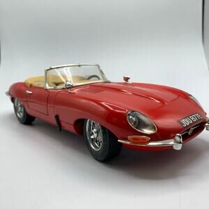Vintage Bburago 1:18 Scale Jaguar E-Type Cabriolet Red Diecast Model Car